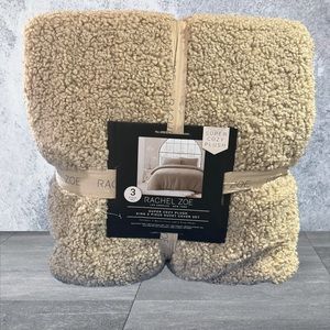 Rachel Zoe King Size 3 Piece Sherpa Duvet cover. New with tags